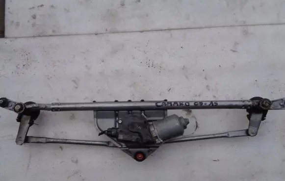 Chevrolet Camaro Front wiper linkage and motor 92231678
