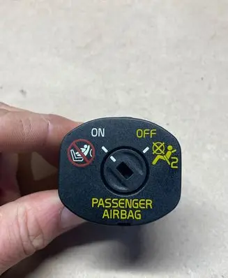 Volvo V40 Passenger airbag on/off switch 31318268 15086C