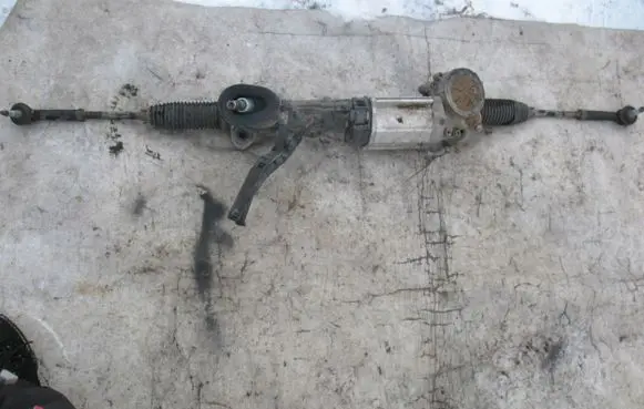 Opel Astra J Steering rack mounting bracket 7805974726
