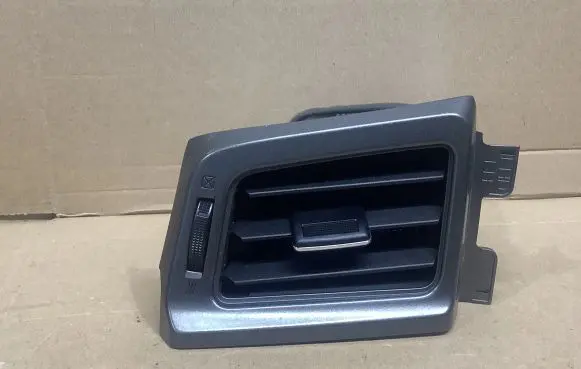 Toyota RAV 4 (XA40) Dash center air vent grill 5567042080