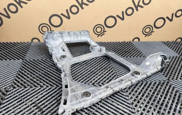 Audi Q7 4M Rear bumper mounting bracket 4M0807453