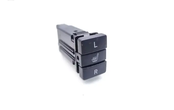Toyota Hilux VIII Seat heating switch 7071Q47