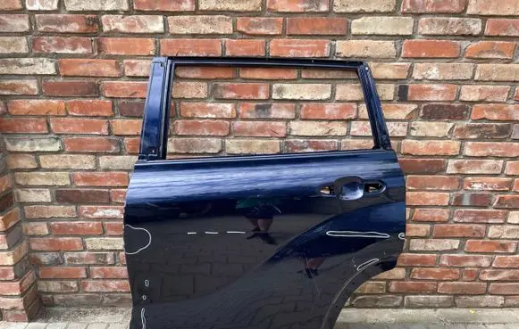 Toyota Highlander XU70 Rear door