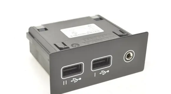 Renault Captur II USB socket connector 284H39520R