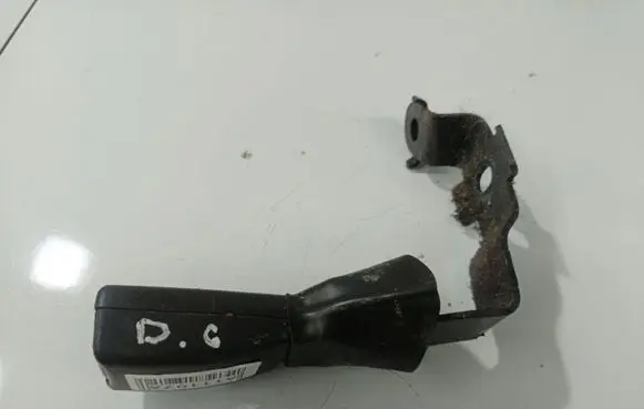Toyota Avensis T250 Rear seatbelt buckle 
