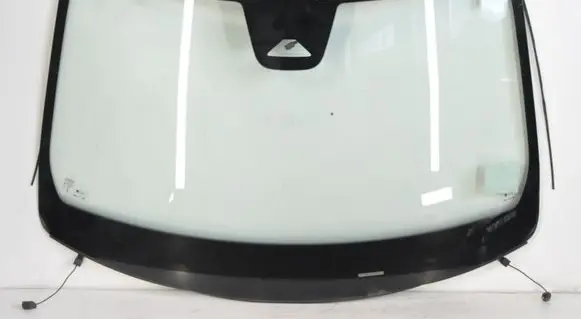 Volvo XC90 Front windscreen/windshield window 32409277
