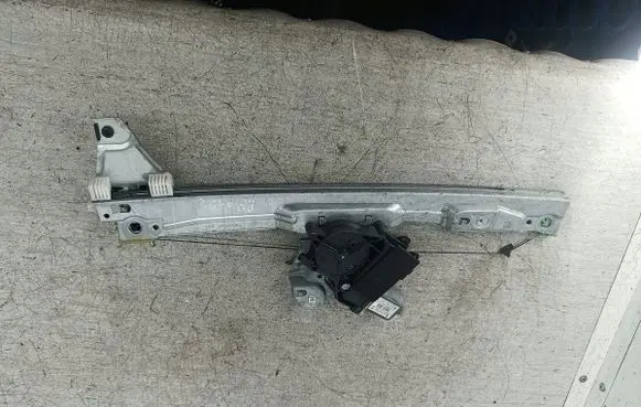 Peugeot 308 Front door window regulator with motor