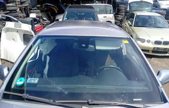 Opel Astra H Front windscreen/windshield window