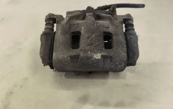 Subaru Outback (BS) Front brake caliper