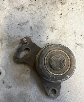 Mitsubishi L200 Generator/alternator belt tensioner