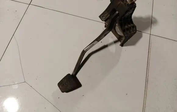 KIA Ceed Clutch pedal 