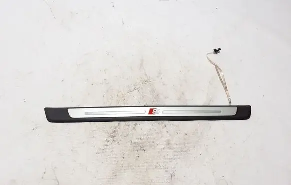 Front sill trim cover