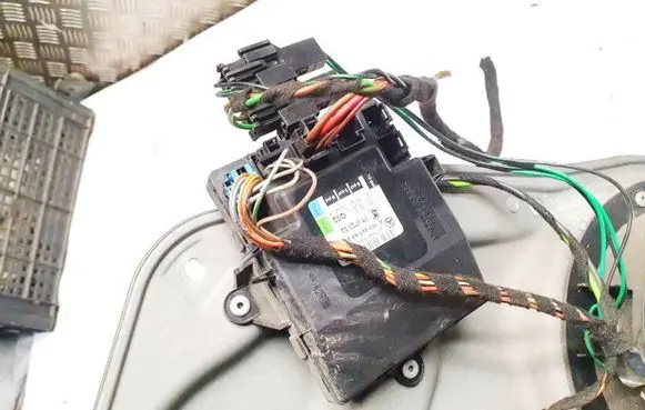 Mercedes-Benz B W245 Door control unit/module a1698206926 05072322
