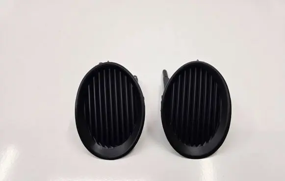 Toyota Avensis T220 Front bumper lower grill VERSO-01-03