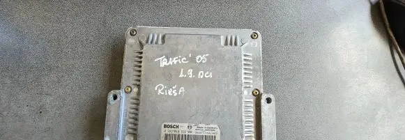 Renault Trafic II (X83) Engine control unit/module 0281010632