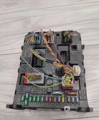 Peugeot 308 Comfort/convenience module 9664059180