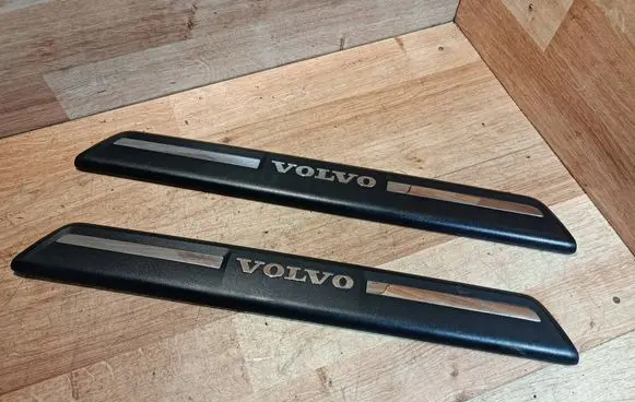 Volvo V40 Front sill trim cover 31265842