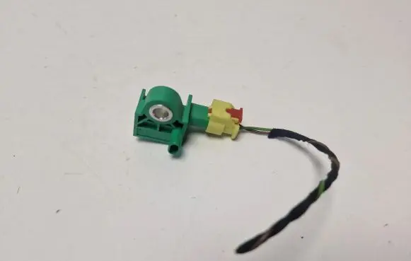 Volkswagen Golf VI Airbag deployment crash/impact sensor 5K0959351