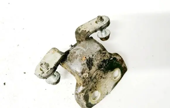 KIA Sorento Rear door lower hinge