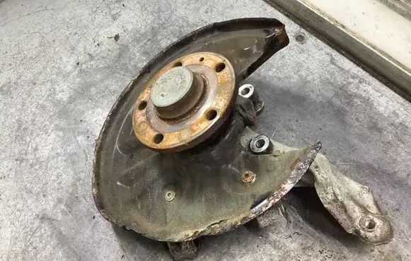 Rear wheel hub