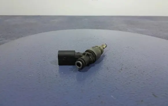 Audi A6 S6 C6 4F Fuel injector 06E906036E