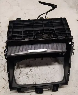 BMW i4 Cup holder front 187013 5116