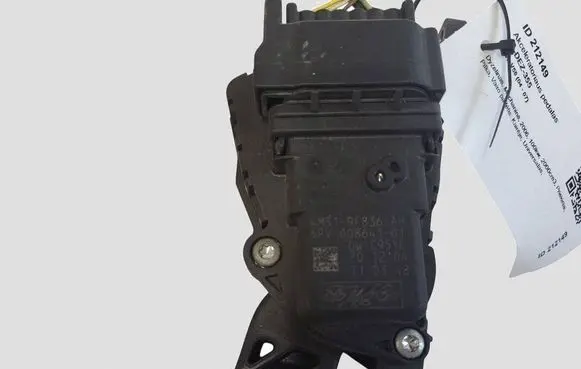 Volvo V50 Accelerator throttle pedal 4M519F836AH 6PV00864101