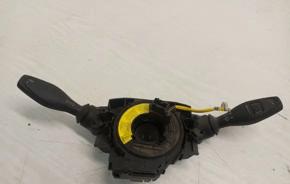 Ford Fiesta Wiper control stalk 8A6T13N064bg 01031132663030