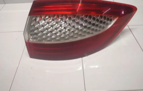Ford Mondeo MK IV Rear/tail lights 7S7113404B