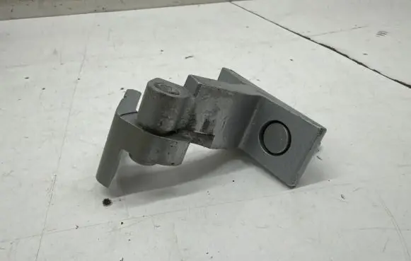 Mercedes-Benz CLA C118 X118 Front door lower hinge 