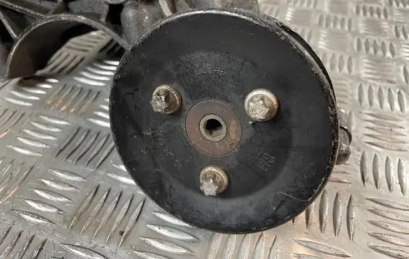 Opel Frontera B Power steering pump 7612955115