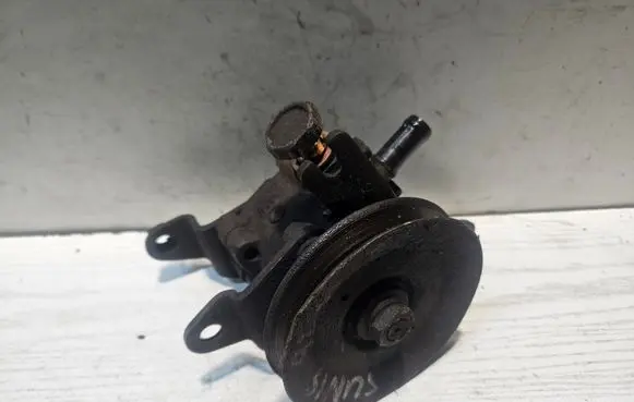 Nissan Sunny Power steering pump 4911074N00