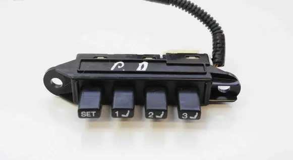 Lexus GS 300 350 430 450H Seat control module 15A911 15A695