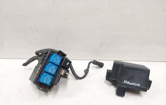 Hyundai i30 Relay mounting block 91940A6120