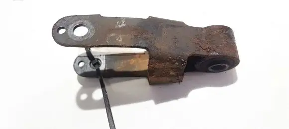 Citroen Xsara Engine mount bracket