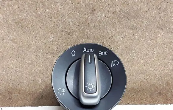 Volkswagen Tiguan Light switch 3C8941431