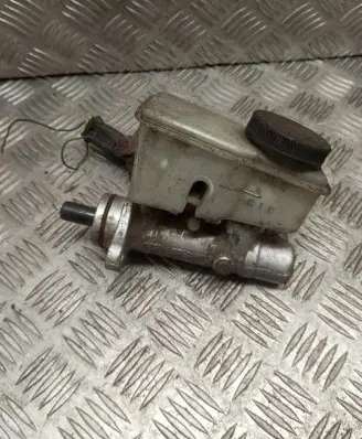 Mazda 626 Master brake cylinder