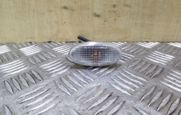 Mazda 3 I Front fender indicator light P2829