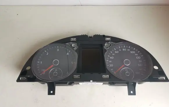 Volkswagen PASSAT CC Speedometer (instrument cluster) 3C8920970S