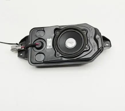 Aston Martin DBX Front door speaker MY8319248BB