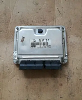 Volkswagen PASSAT B5 Engine control unit/module 038906019CE 0281010217