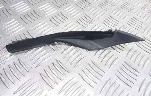 Mitsubishi Lancer VIII Wiper trim 7405A191