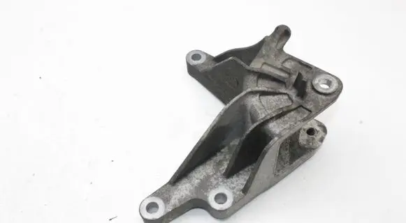 Chevrolet Orlando Gearbox mounting bracket 13305941