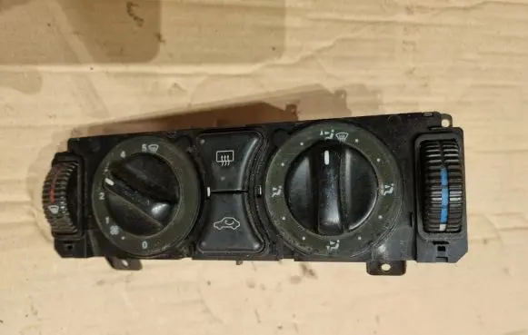 Mercedes-Benz E W210 Climate control unit 2108300185