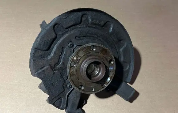 Skoda Octavia Mk3 (5E) Front wheel hub 5Q0407256N 5Q0407256P 8V0498625B