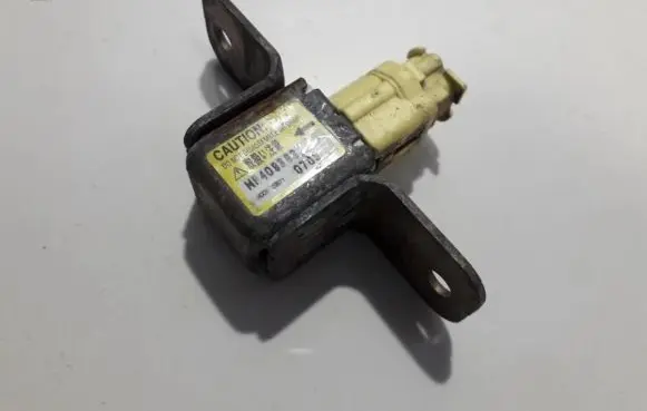 Mitsubishi Pajero Airbag deployment crash/impact sensor mr409363
