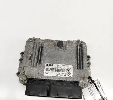 KIA Ceed Engine control unit/module 391032A716 0281015438