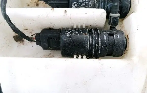 BMW 5 F10 F11 Windscreen/windshield washer pump 8362154