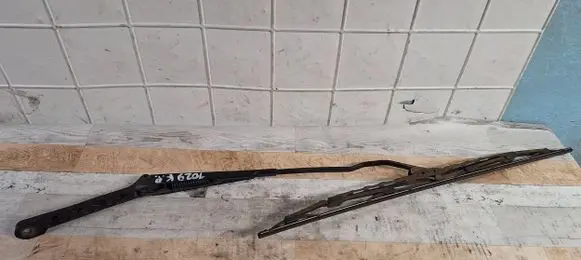 Volkswagen Transporter - Caravelle T4 Front wiper blade arm 701955409A