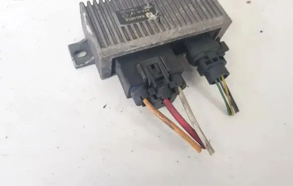 Renault Scenic I Glow plug pre-heat relay 7700111525